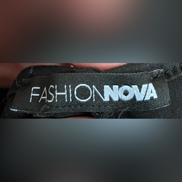 Fashion Nova Bodycon Suspender Shorts / Romper Size Small / Medium - Picture 2 of 2